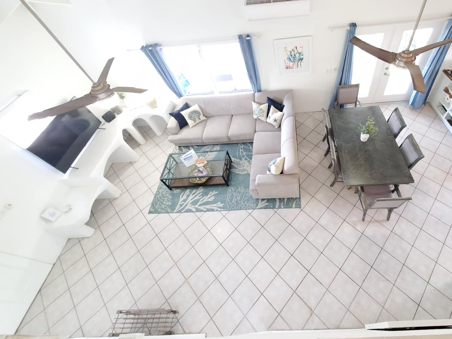 Colibri living and dining
