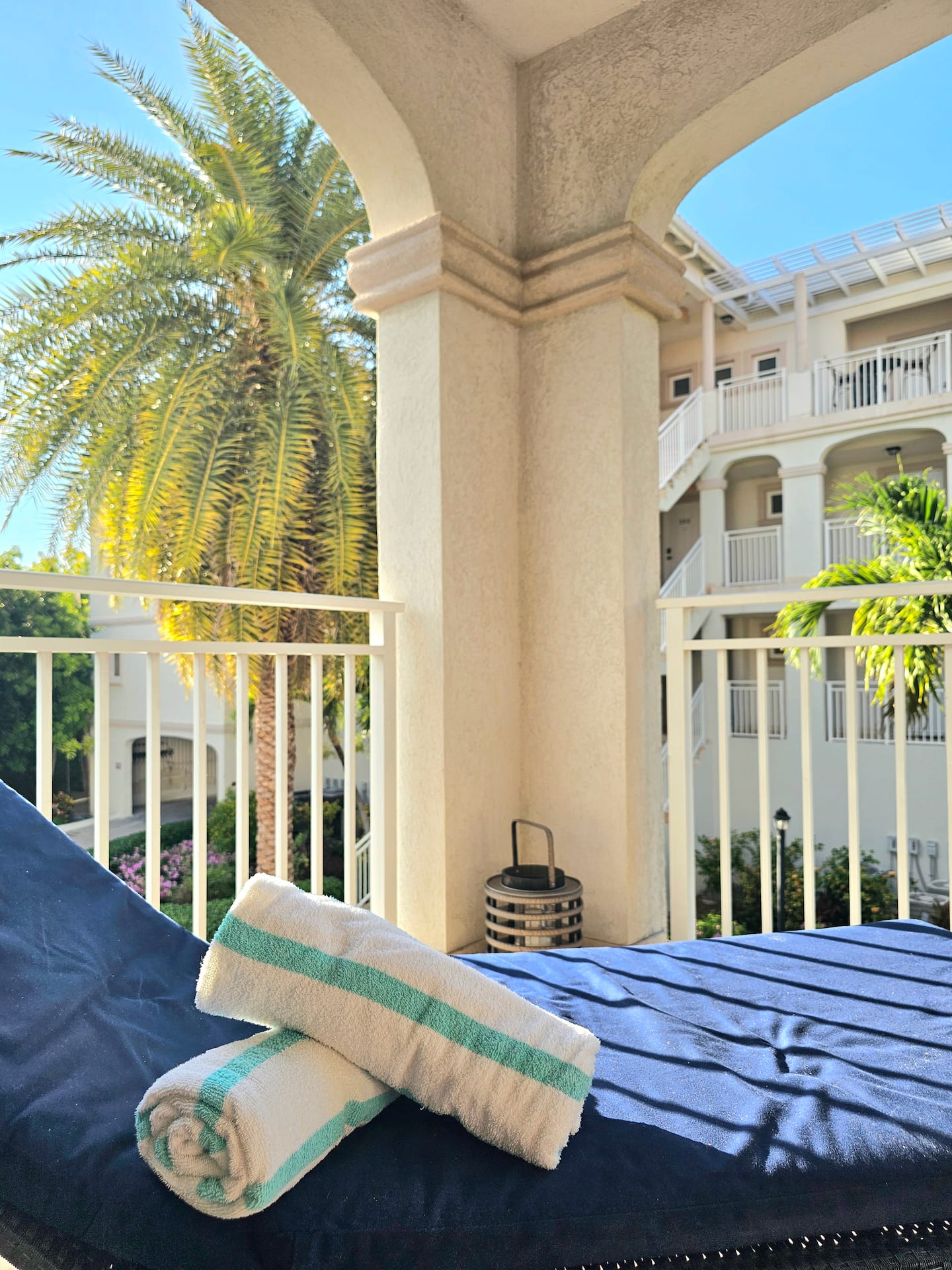 Shore Thing balcony
